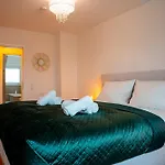 Schlossberg Residences - Design City-apartment Im Herzen Der Weinstrasse Apartment *
