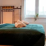 Schlossberg Residences - Design City-apartment Im Herzen Der Weinstrasse Apartment *