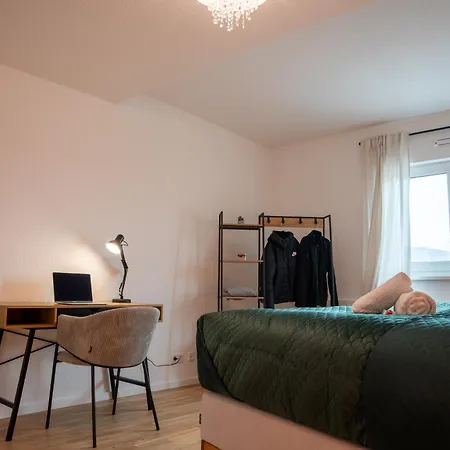 Schlossberg Residences - Design City-apartment Im Herzen Der Weinstrasse *