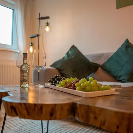 Schlossberg Residences - Design City-apartment Im Herzen Der Weinstraße Apartment Neustadt an der Weinstraße