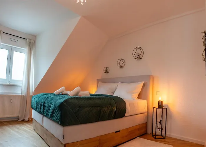 Schlossberg Residences - Design City-apartment Im Herzen Der Weinstrasse 公寓 *