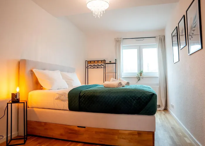 Schlossberg Residences - Design City-apartment Im Herzen Der Weinstrasse Apartamento