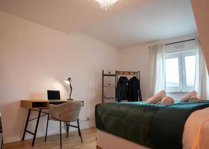 Schlossberg Residences - Design City-apartment Im Herzen Der Weinstrasse *