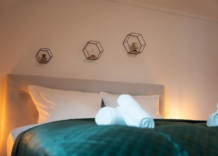 Schlossberg Residences - Design City-apartment Im Herzen Der Weinstrasse