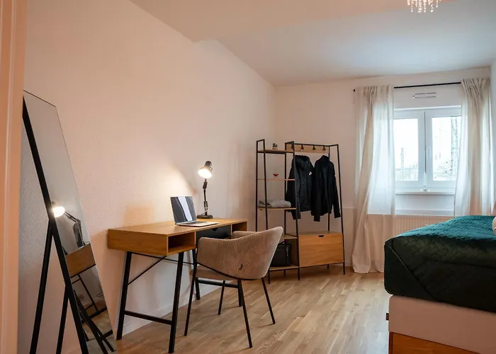 Schlossberg Residences - Design City-apartment Im Herzen Der Weinstrasse Apartamento