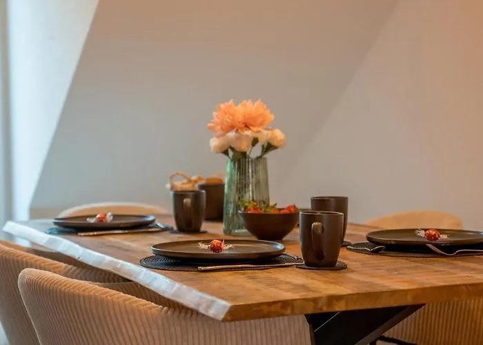 Schlossberg Residences - Design City-apartment Im Herzen Der Weinstrasse Apartamento