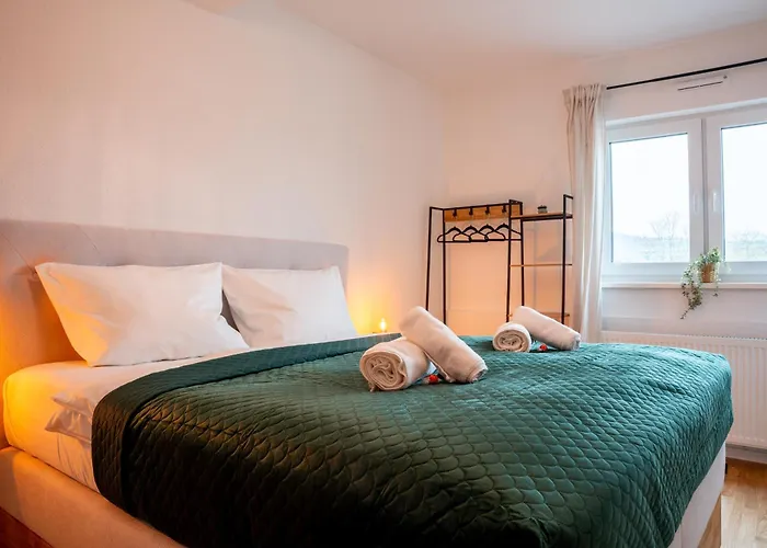 Schlossberg Residences - Design City-apartment Im Herzen Der Weinstrasse